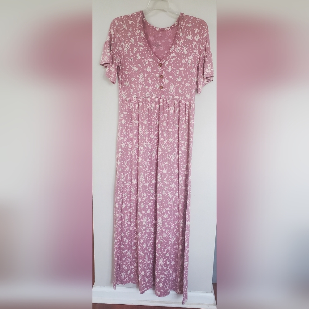 A glow maternity casual dress